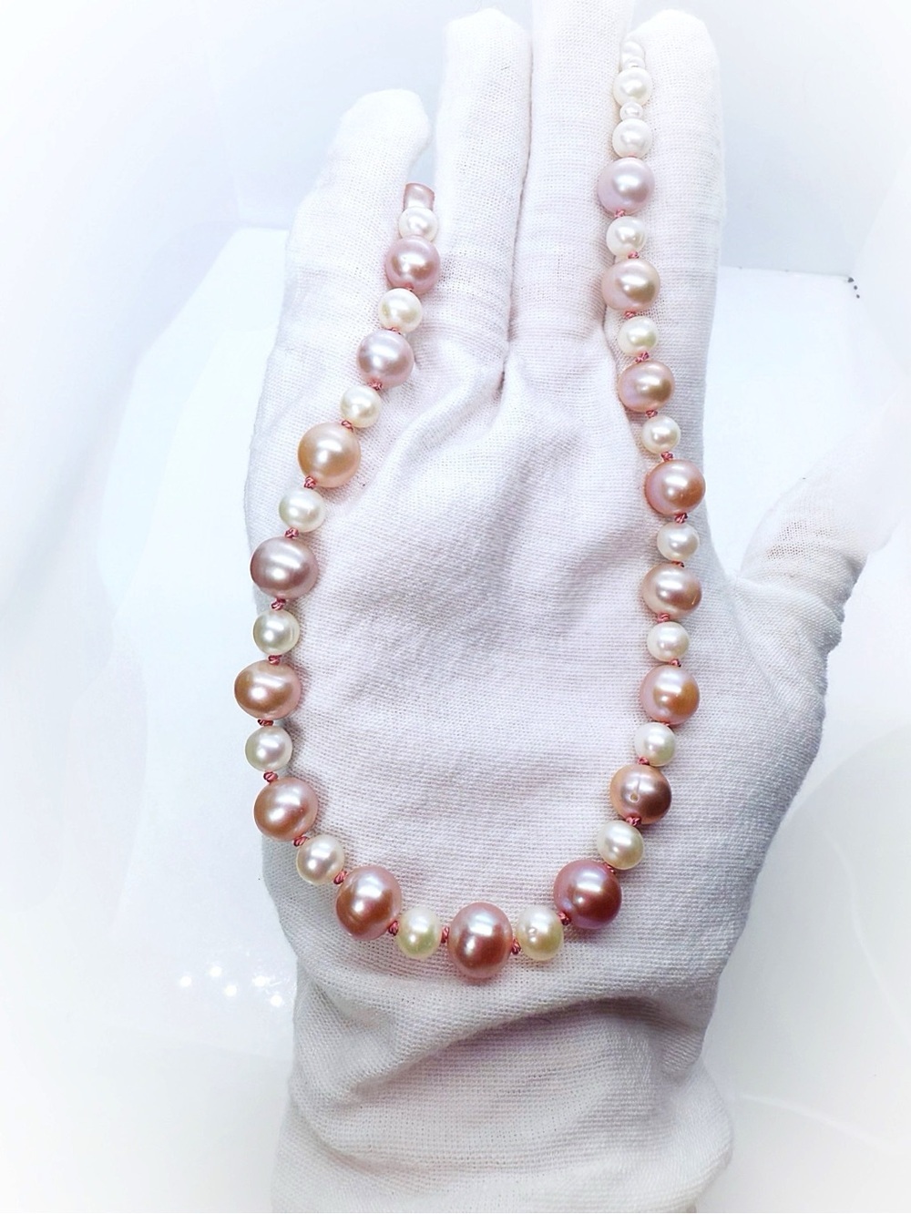 Cultured Pearl Necklace in Pink and White- Elegant Women's Jewelry